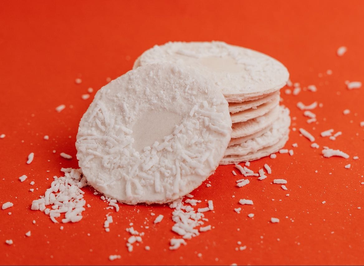 Oblea rellena de crema de coco